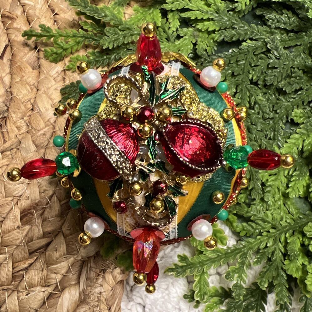 Vintage Style Push Pin Sequins Brooch Satin Thread Ball Christmas Ornament
